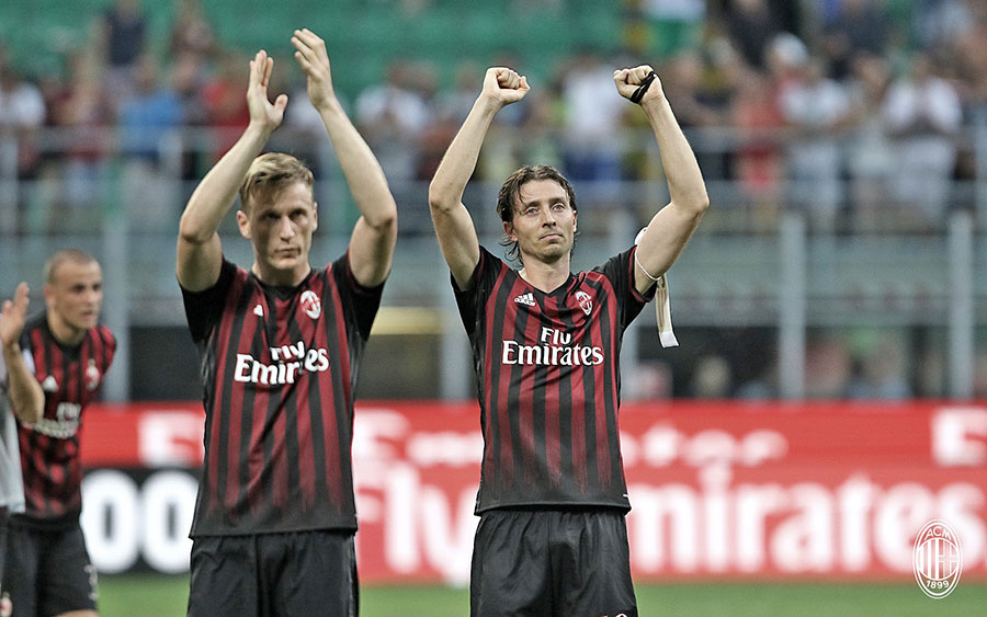 AC MILAN FOOTBALL TEAM