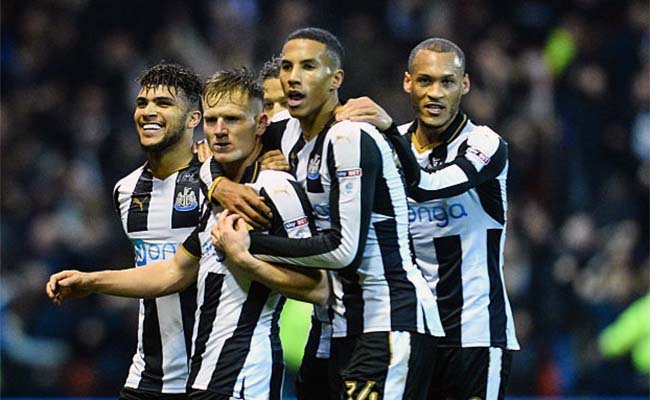 NEWCASTLE FOOTBALL TEAM 