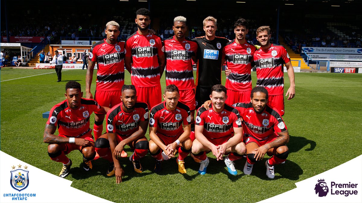 HUDDERSFIELD TOWN Team Football 2018
